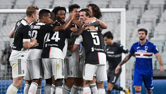 Los jugadores de Juventus celebran el título 36 de la historia de la 'Vieja Señora'. (Foto: AFP)