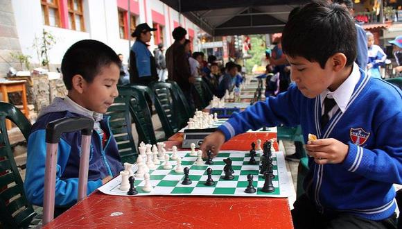 Campeonato de ajedrez concita atención en Machu Picchu