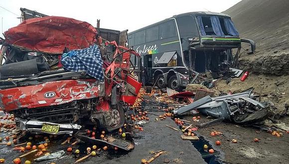 ​Un muerto y más de 10 heridos por choque de camión y bus de la empresa Enlaces