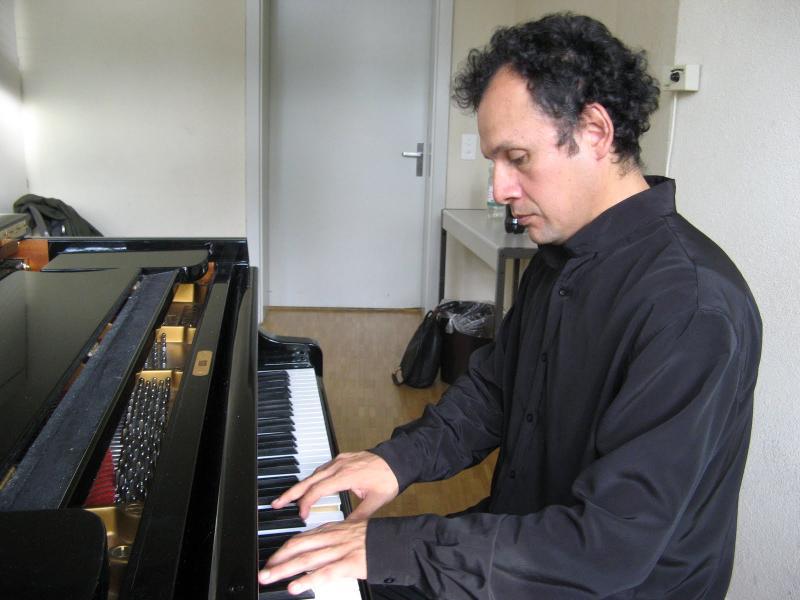 Pianista peruano destaca entre los 100 mejores CD