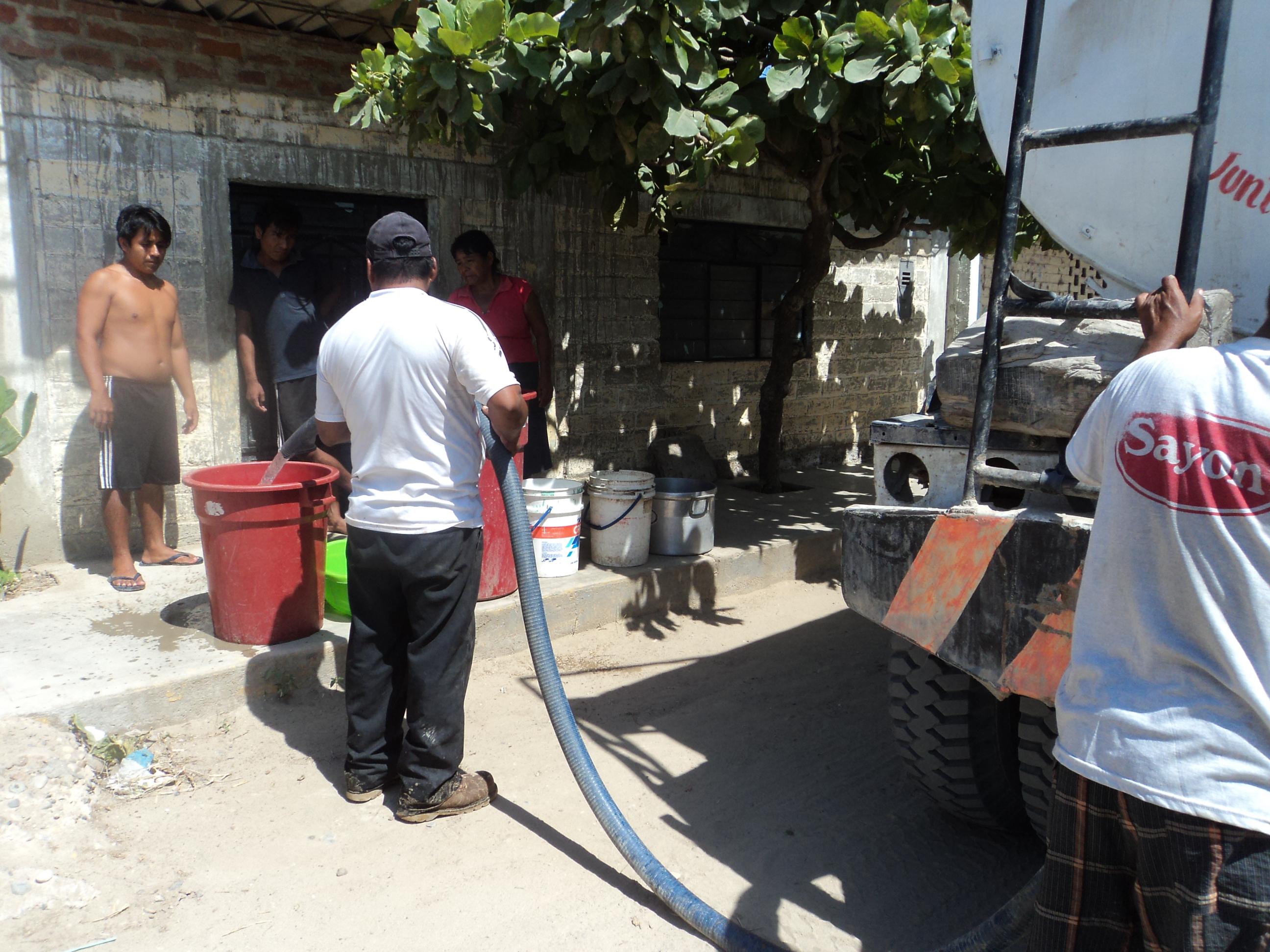 Piura: 16 sectores del distrito de La Arena sufren por agua