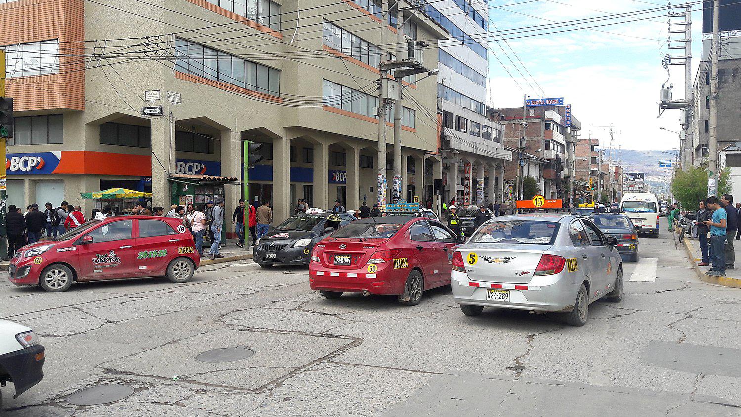 Ponen en funcionamiento cuatro carriles de Paseo La Breña en Huancayo