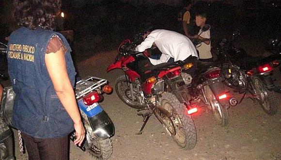 Intervienen a dos presuntos ladrones que llevaban a empujones dos motocicletas 