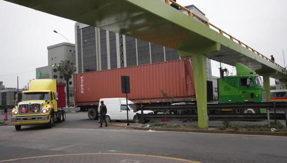 Aún no reparan puente peatonal de la avenida Javier Prado