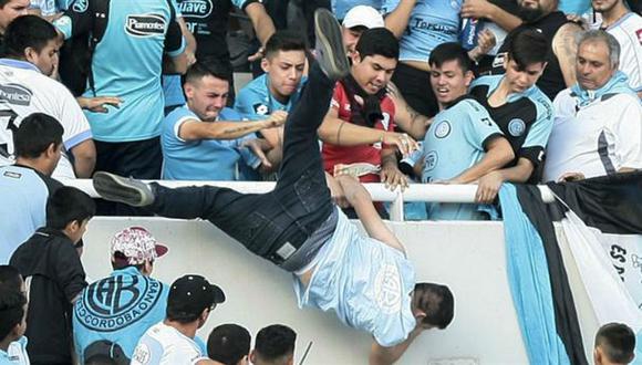 Belgrano anunció que expulsó a hinchas que arrojaron a Emanuel Balbo