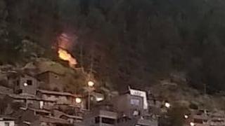 Incendio forestal alarma en cerro de Santa Bárbara