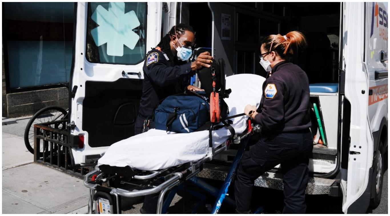 Mueren 884 personas en EE.UU. en un día por coronavirus. (Foto: AFP)