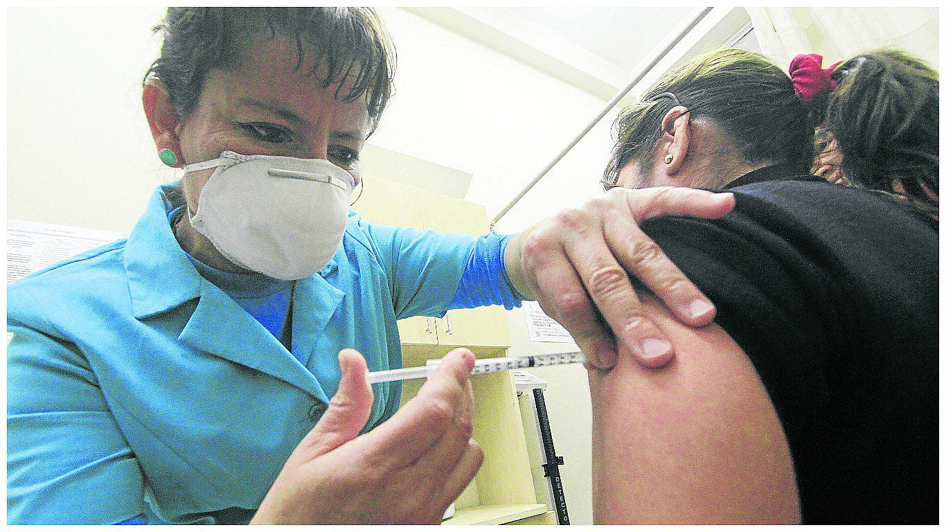 Disponen vacuna para luchar contra el cáncer de cuello uterino