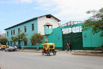 Colegios se demoran en entregar certificados