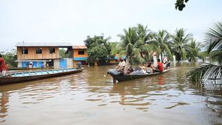 Familias son rescatadas en botes tras inundación por crecida de río en Madre de Dios (VIDEO)