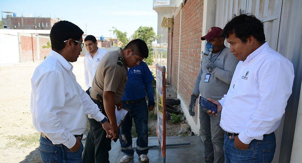 Detectan actos vandálicos en medidores de locales comerciales de la Av. Andrés Avelino Cáceres.