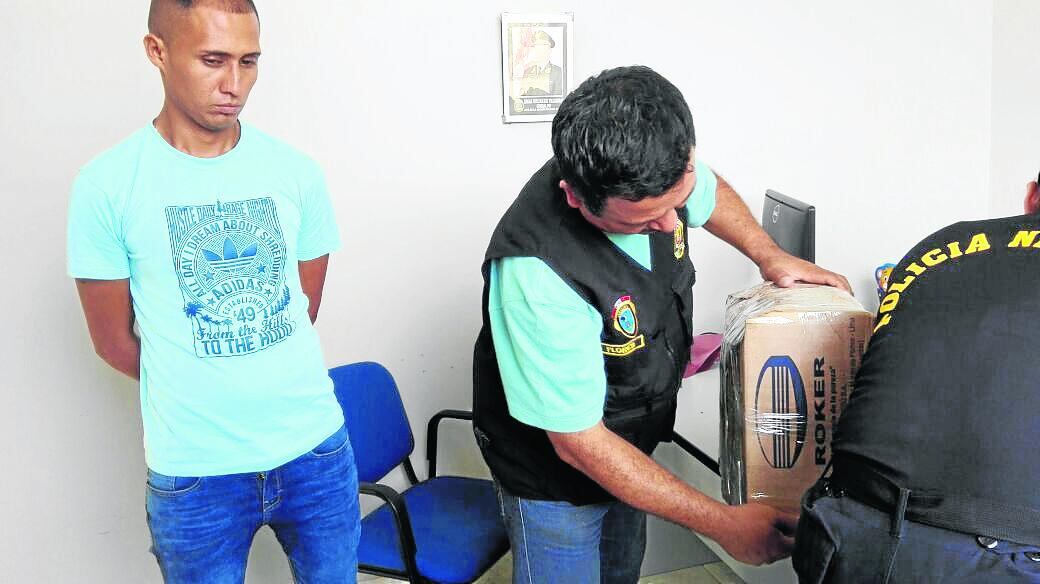 Tacna: limeño cae con 13 kilos de droga líquida en botellas de gaseosa 