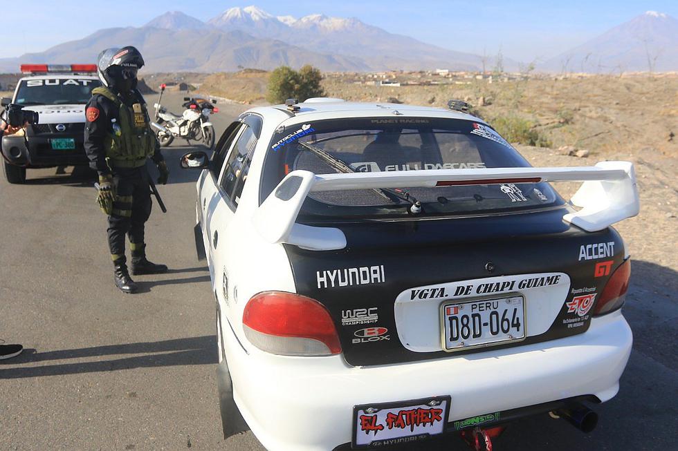 ​13 personas detenidas por realizar carreras de auto en Arequipa