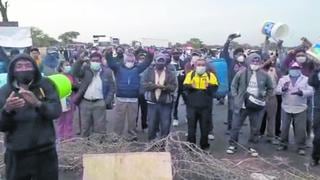 Pobladores bloquean vía Piura - Chiclayo para exigir agua potable