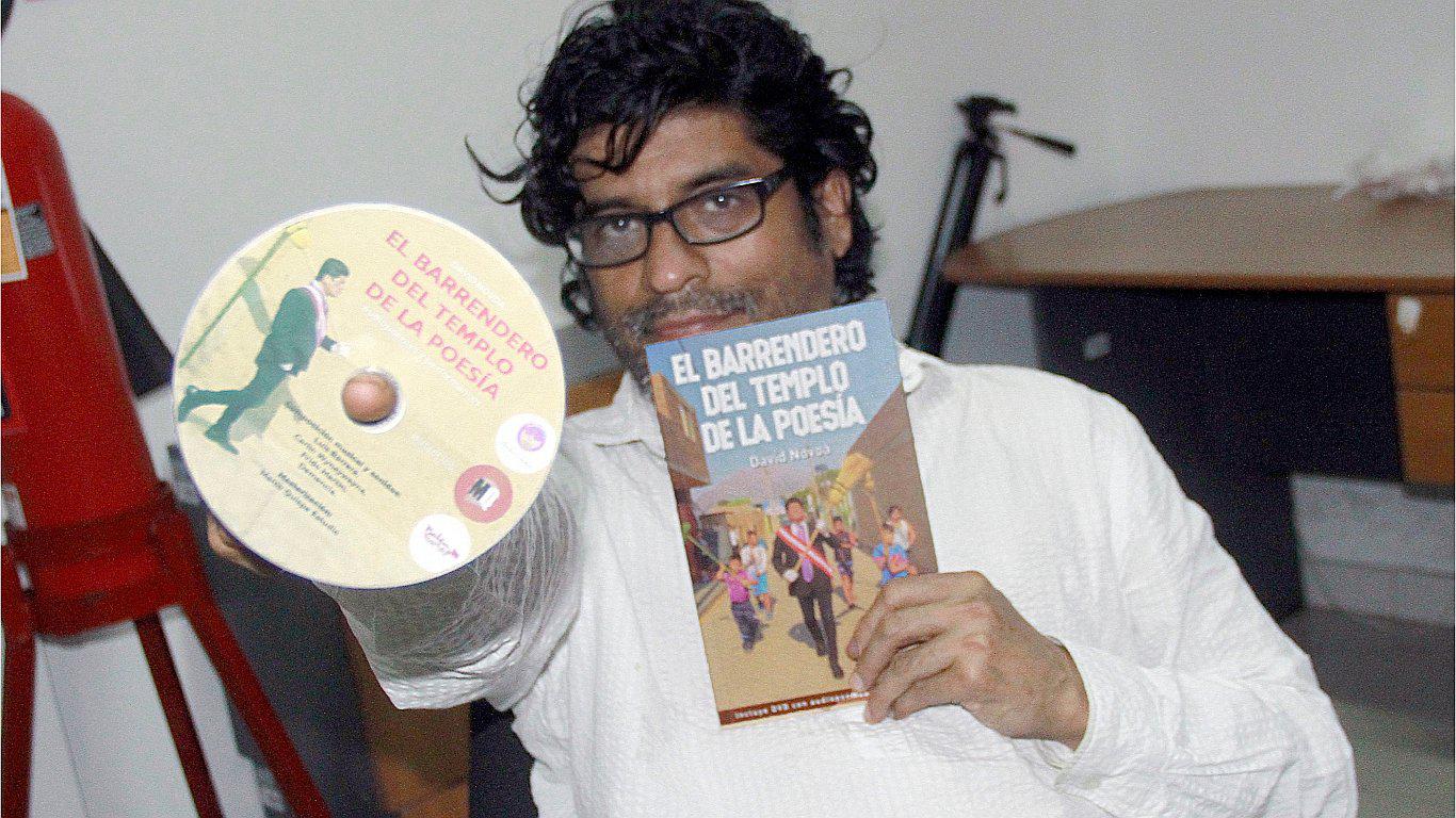​Poeta David Novoa presenta su libro "El Barrendero del Templo de la Poesía"