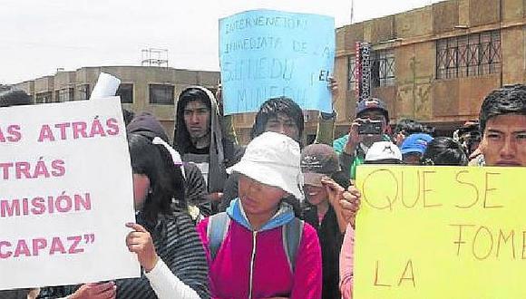 Juliaca: estudiantes se rebelan y toman local en la UNAJ por cambios