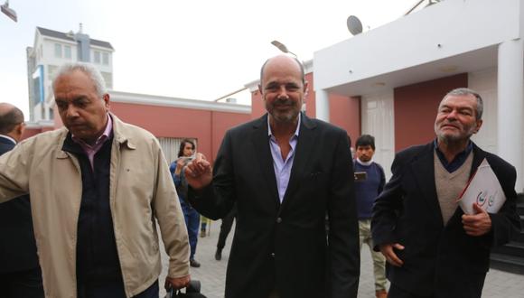 El ministro de Comercio Exterior y Turismo, Luis Helguero, se reunió con representantes de Arequipa| Foto: Leonardo Cuito