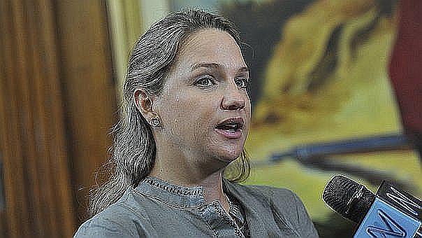 Luciana León pide anular once acciones judiciales