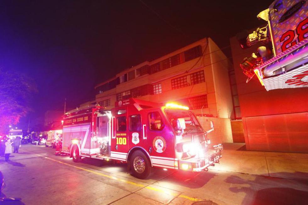 Incendio en San Isidro deja 10 personas afectadas