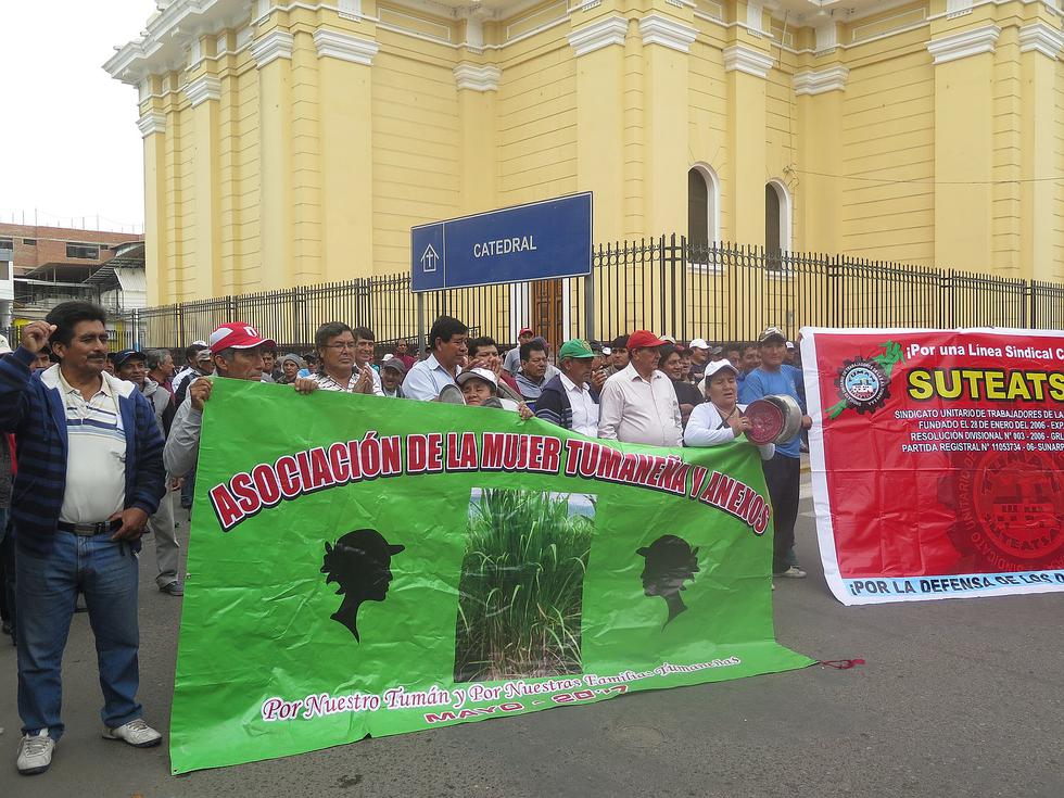 Tumaneños protestan por posible retorno de Grupo Oviedo a la azucarera (VIDEOS) 