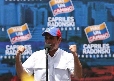 Experto en genealogía dice que Capriles desciende de Simón Bolívar