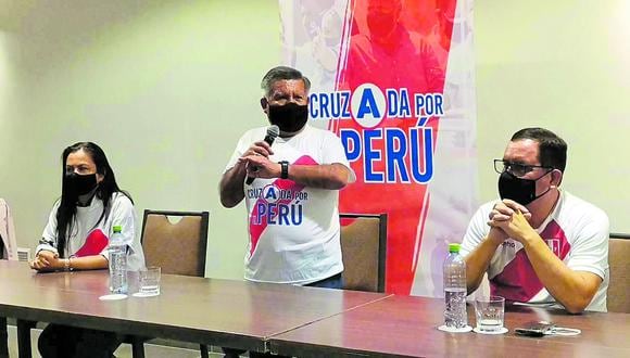 El líder de Alianza Para el Progreso (APP), César Acuña Peralta, dijo que apoyará a Keiko Fujimori