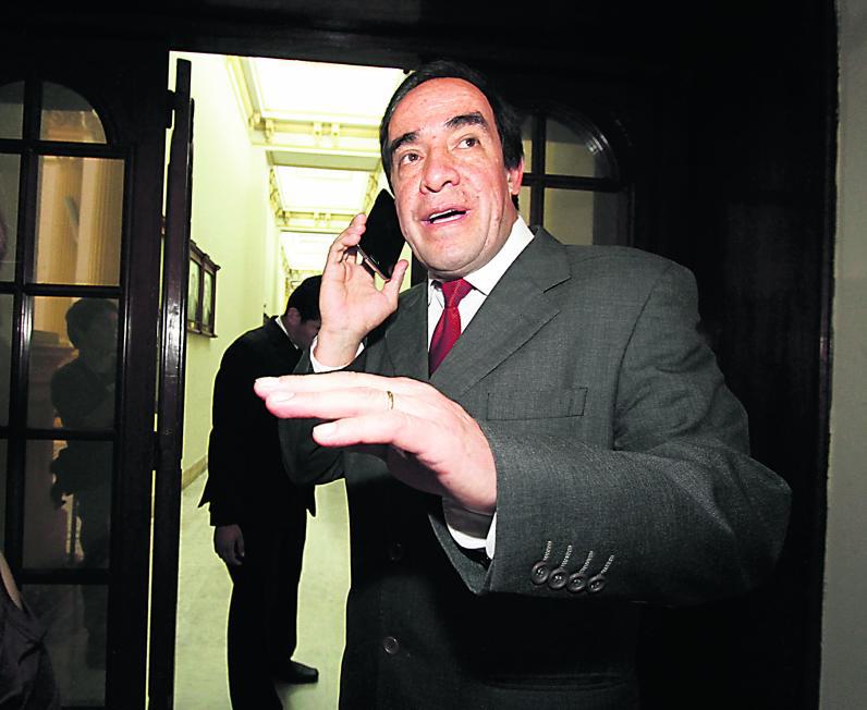 Yonhy Lescano en la mira por conexión con resguardo de Óscar López Meneses