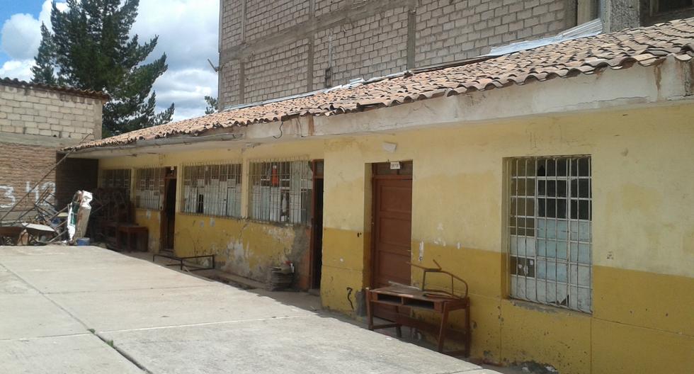 Situación critica en colegio Daniel Estrada Pérez PERU CORREO