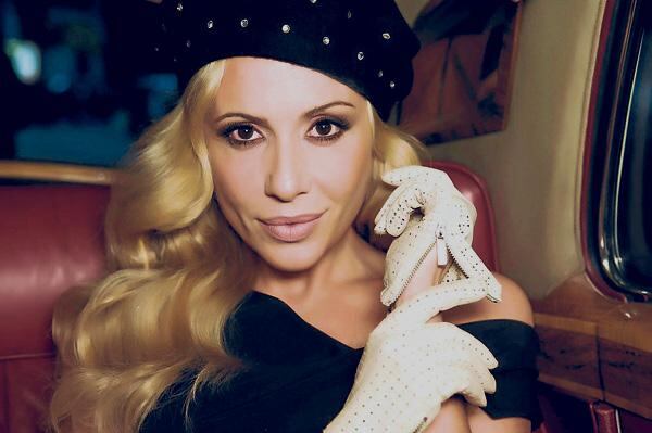 Marta sánchez tiene un tumor en el abdomen