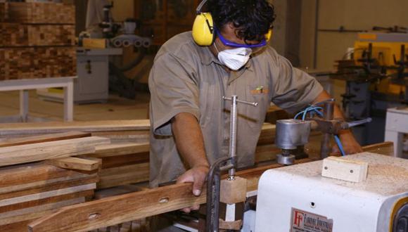 Asociación de carpinteros recibirán 12 mil pies de madera para emprendimiento