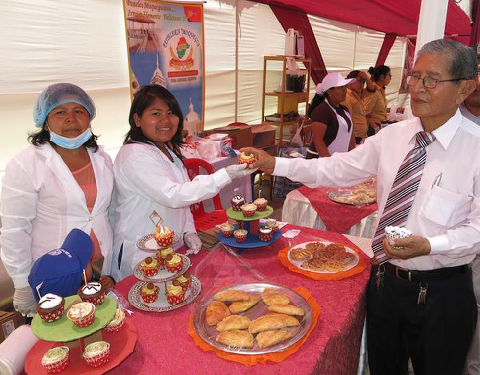 Festival de dulces en el atrio de la Cocatedral de Moquegua