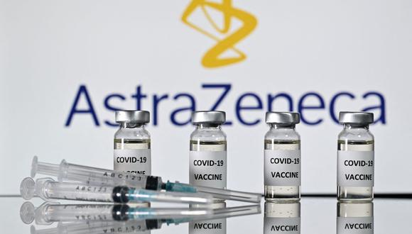 Noruega sigue los pasos de Dinamarca y suspende la vacuna de AstraZeneca contra el coronavirus. (Foto: JUSTIN TALLIS / AFP).