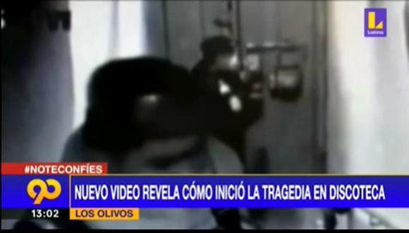 Los Olivos: Nuevo video revela el preciso momento en que la Policía cierra la puerta del Thomas Restobar (VIDEO) Captura: Latina
