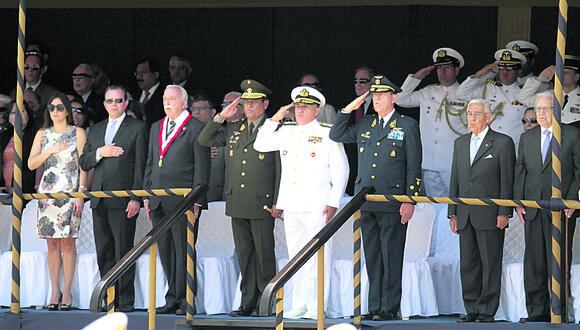 Almirante Jorge Ricardo Moscoso Flores asumió el Comando Conjunto de las Fuerzas Armadas