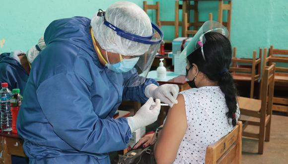 Mañana jueves se inoculará a profesores rurales residentes en Trujillo. Se evalúa inmunizar a menores entre los 12 y 15 años.
