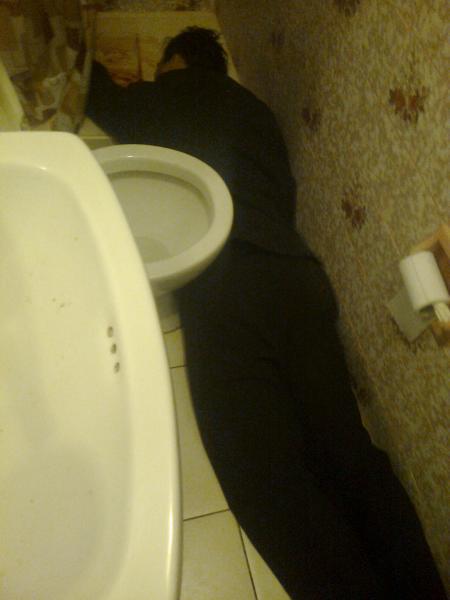 Odontólogo se suicida en hostal 