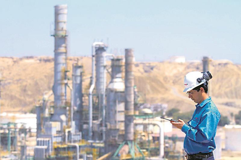 Economía: Piden negociación directa para los contratos petroleros