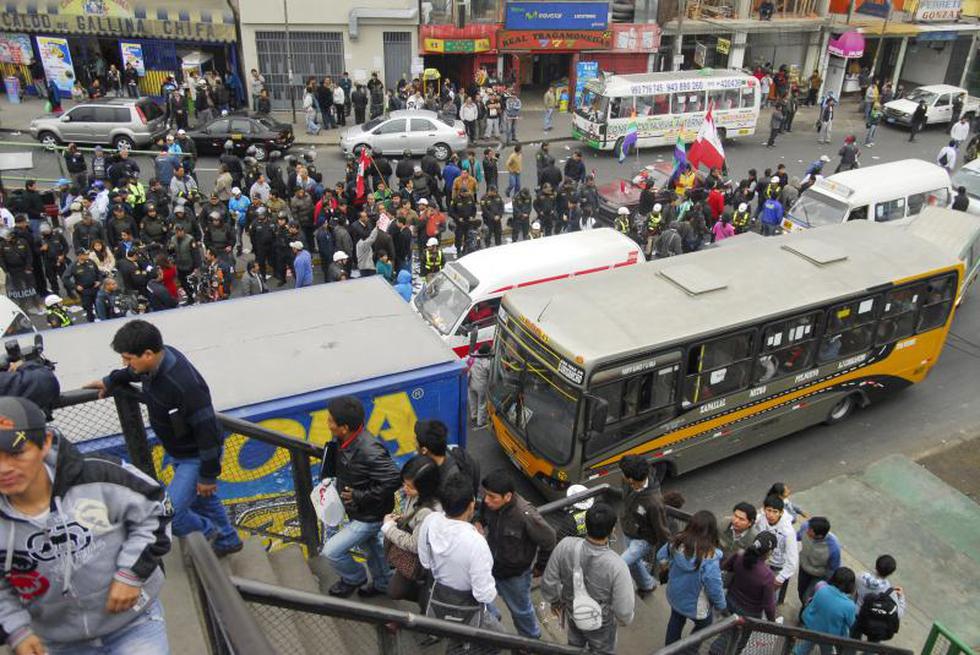 Limeños sufrieron por falta de transporte público