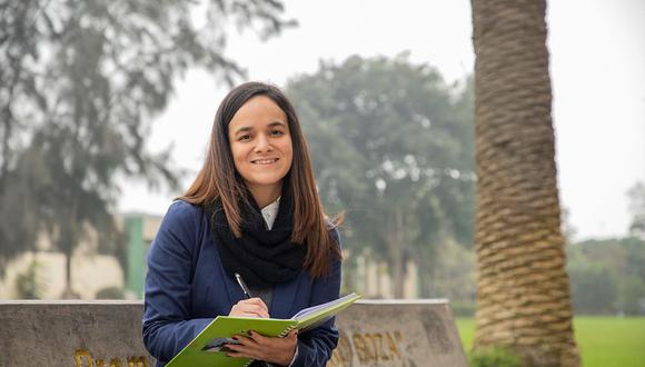 Adriana Brenis, la peruana becada a una universidad de Inglaterra por sus notas sobresalientes