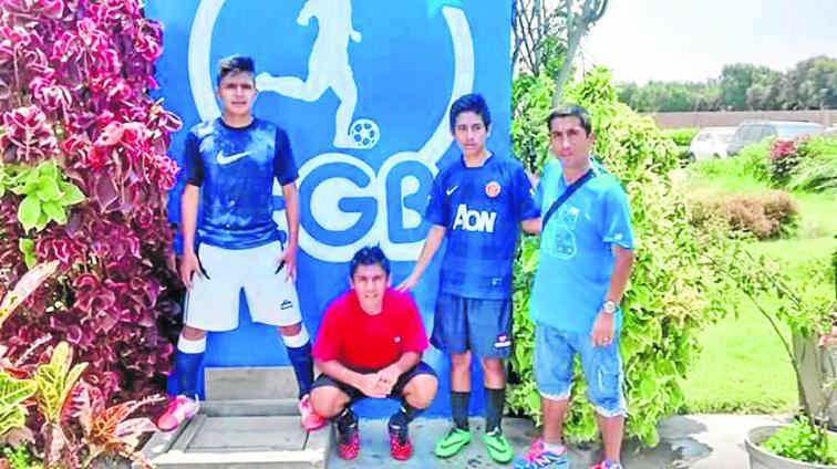Huanuqueños pasan pruebas del Club Grande de Bentín