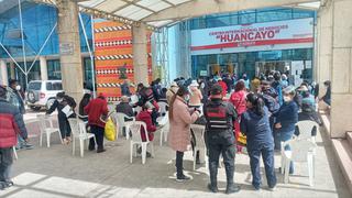 Reportan falta de camas y personal médico en Huancayo e informan sobre incremento de fiestas COVID en Ica