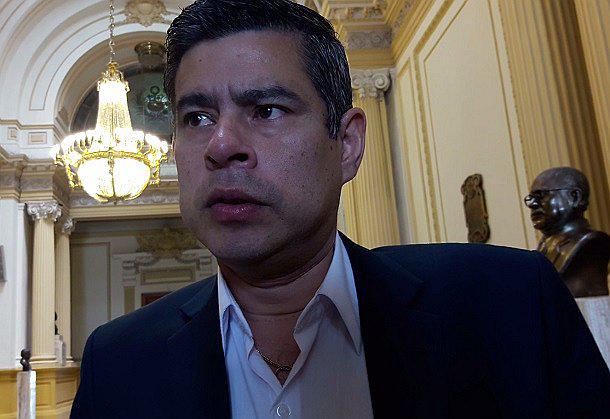 Galarreta: "Los chavistas del FA quieren patear el tablero de la institucionalidad"