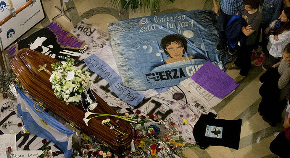 Miles de seguidores forman colas interminables para despedir a Gustavo Cerati 