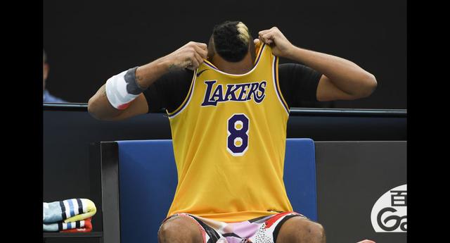 El homenaje de Nick Kyrgios a Kobe Bryant previo al duelo frente a Rafael Nadal. (Foto: AFP)