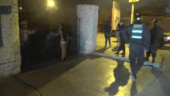 Nuevo Chimbote: Hallan a decenas de menores en "fiesta semáforo" (VIDEO)