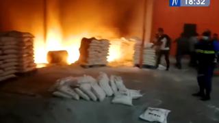 Controlan incendio en depósito de telas y evitan nueva tragedia en Huachipa (VIDEO)