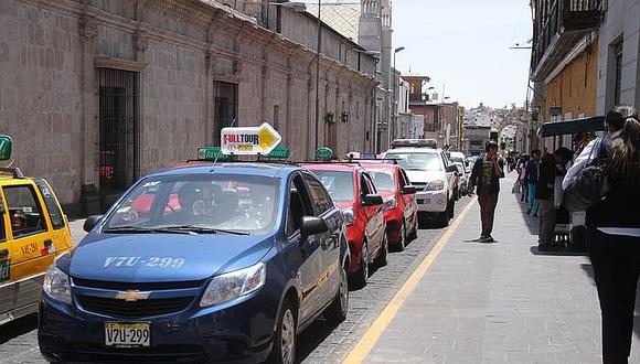 Empieza el canje de permisos para que taxistas no se queden en la ilegalidad