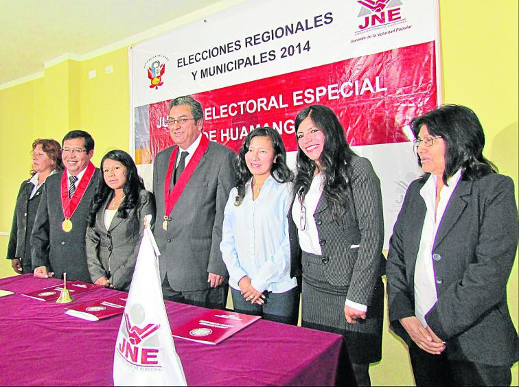 Catorce nuevos consejeros reciben sus credenciales