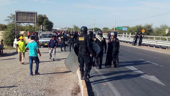 Pobladores del Bajo Piura bloquean vía a Catacaos por obra en defensas ribereñas del río