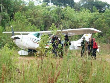 Pozuzo: Cargan droga en aeropuerto clandestino